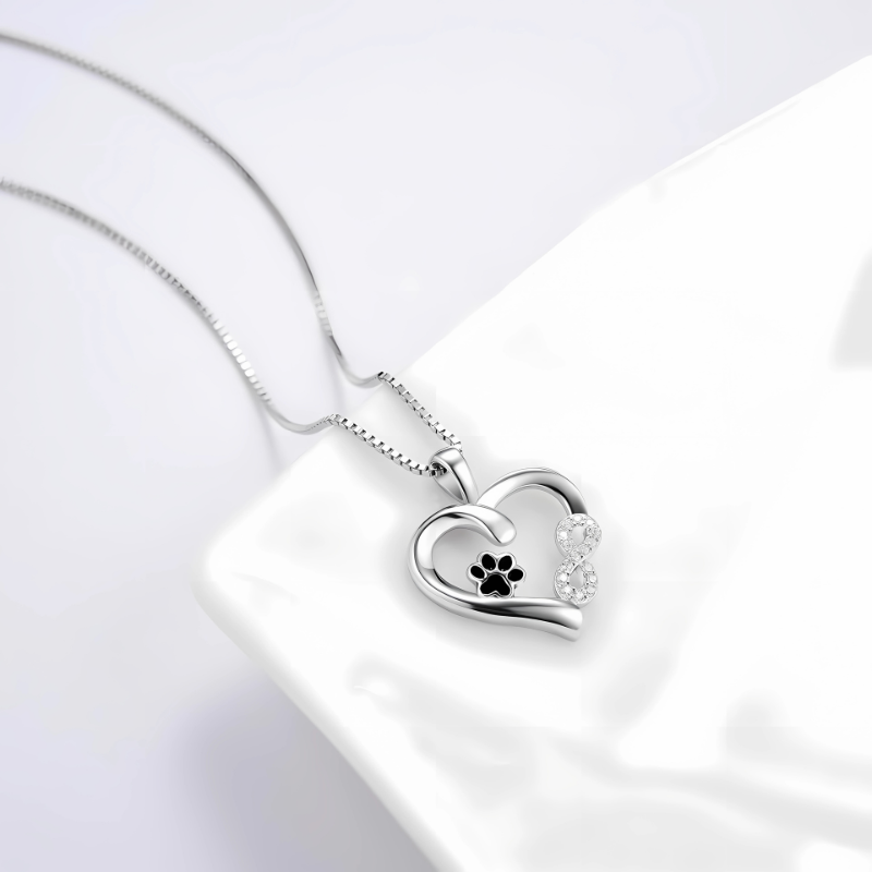 Althea - Necklace with paw & heart (Free gift)