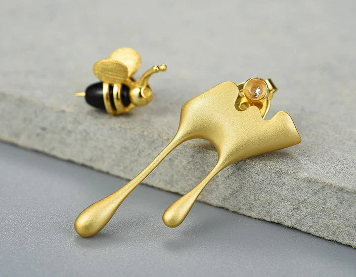 Victoria - Dripping honey & bee ear earrings made of gold