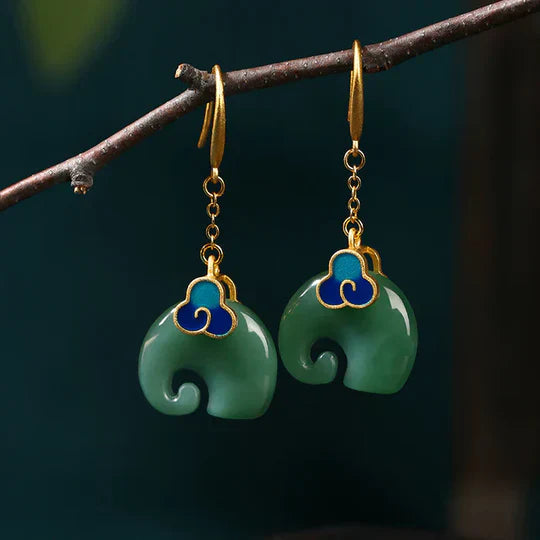 Cheyenne - Vintage elephant earrings in green | Gold