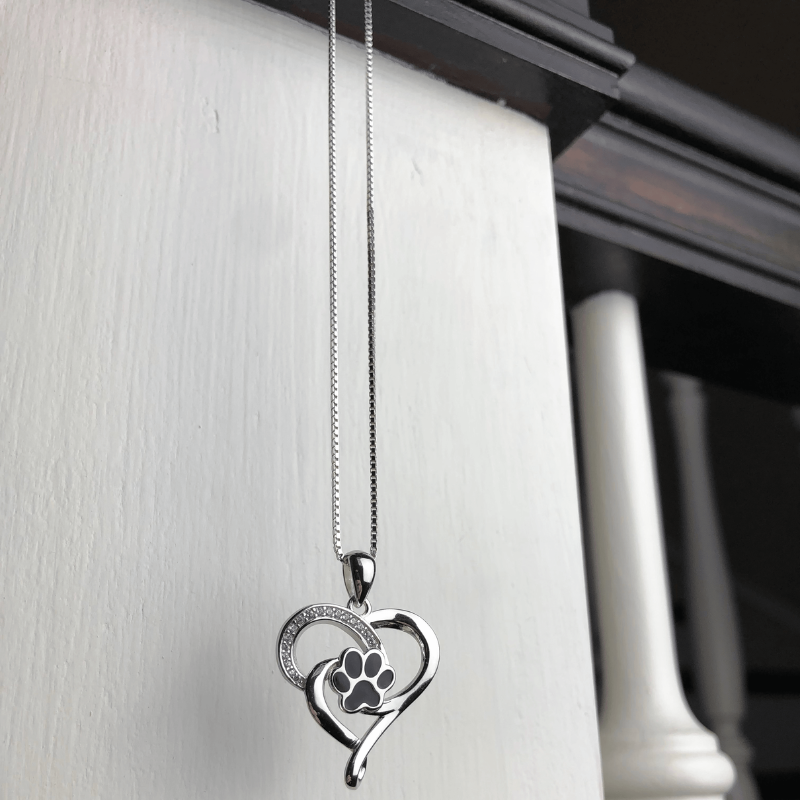 Kalisa - Infinity necklace with heart & paw in silver