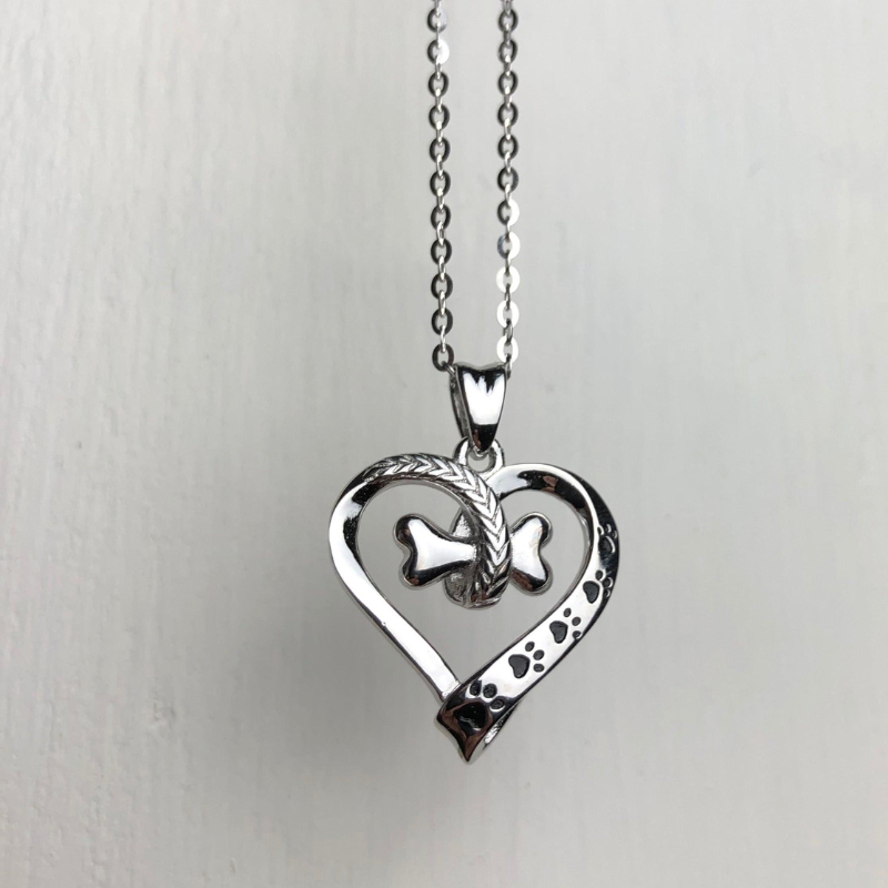 Keandra - Silver necklace with paw & heart