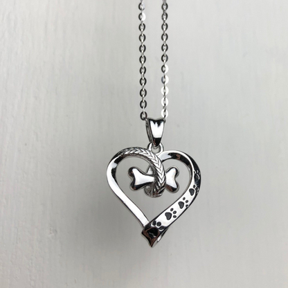 Keandra - Silver necklace with paw & heart