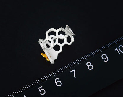 Adjustable honeycomb ring with 18k gilding - Leah | Silber and gold