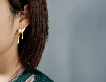 Victoria - Dripping honey & bee ear earrings made of gold